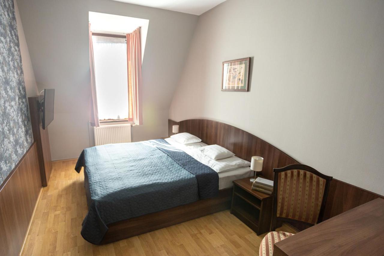 Tercia Hubertus Panzio Bed & Breakfast Sopron Dış mekan fotoğraf